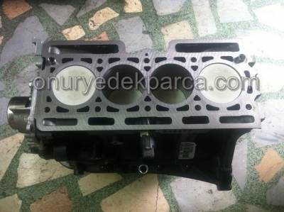 Renault Clio 1.2 16v D4F Motor Bloğu Yarım Motor 7701475819 8200156373 122018500R 7701469247