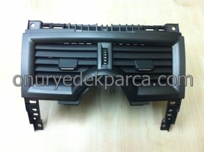 Renault Megane 2 Orta Havalandırma Izgarası Difüzör 7701063975 7701055202