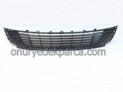 622549428R  Renault Megane 3 Ön Tampon Izgarası 2012 Model